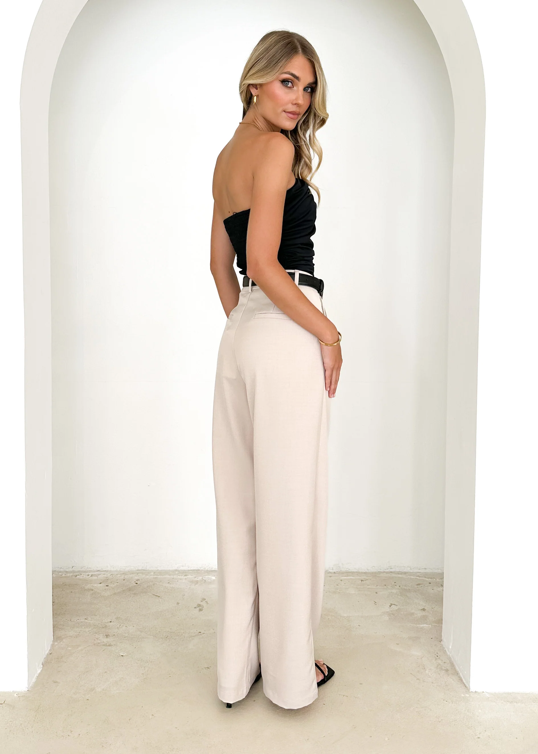 Gerro Strapless Crop - Black - Image 5