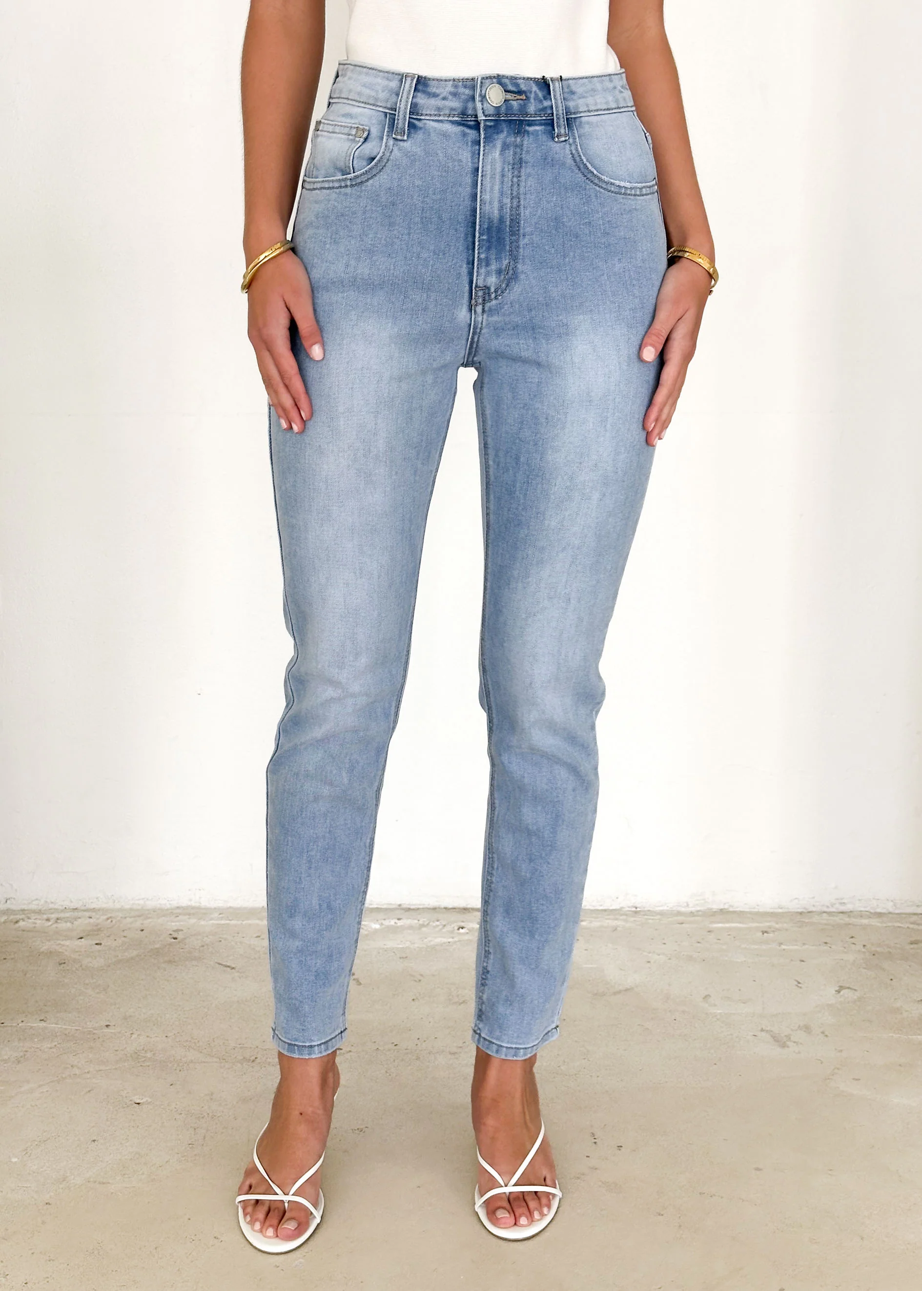 Harrie High Rise Stretch Jeans - Light Wash - Image 6